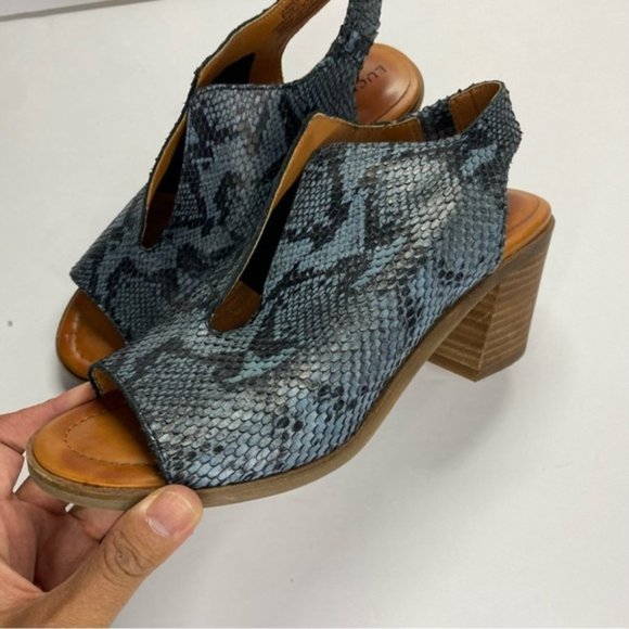 Lucky Brand Rhazy Blue Snake Skin Print Slingback Sandals Heels Size 6.5 - Picture 3 of 11